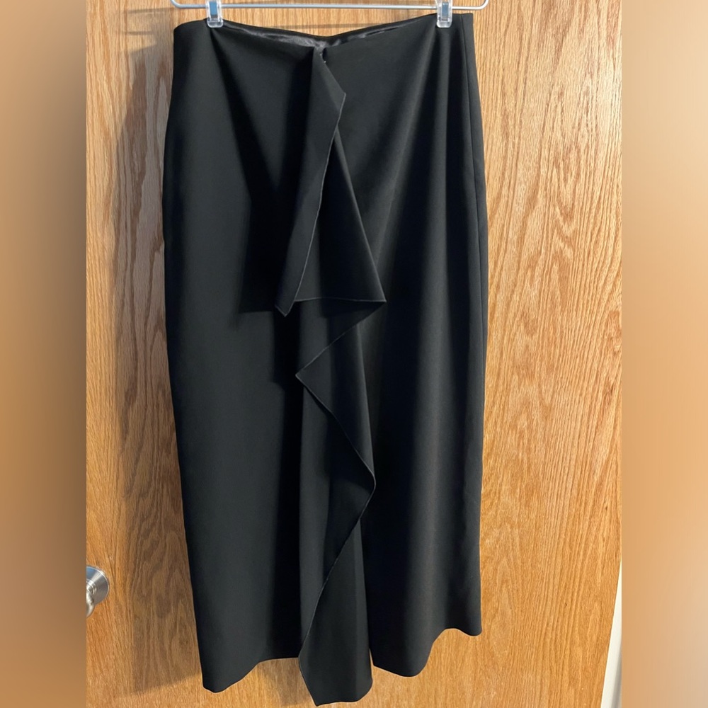 EUC Elie Tahari black lined ruffled back or front long skirt sz 2 or 4